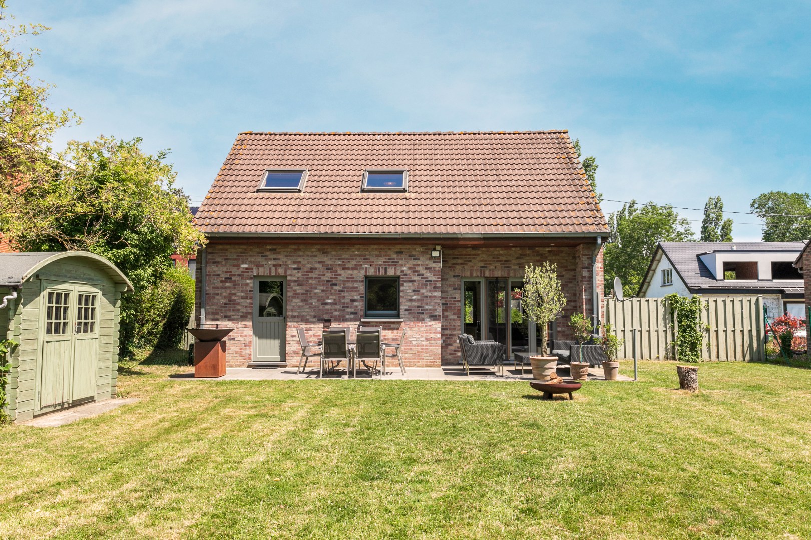 Verzorgde 4-gevelwoning met 2 slpk en garage te Halle op 6a74ca 