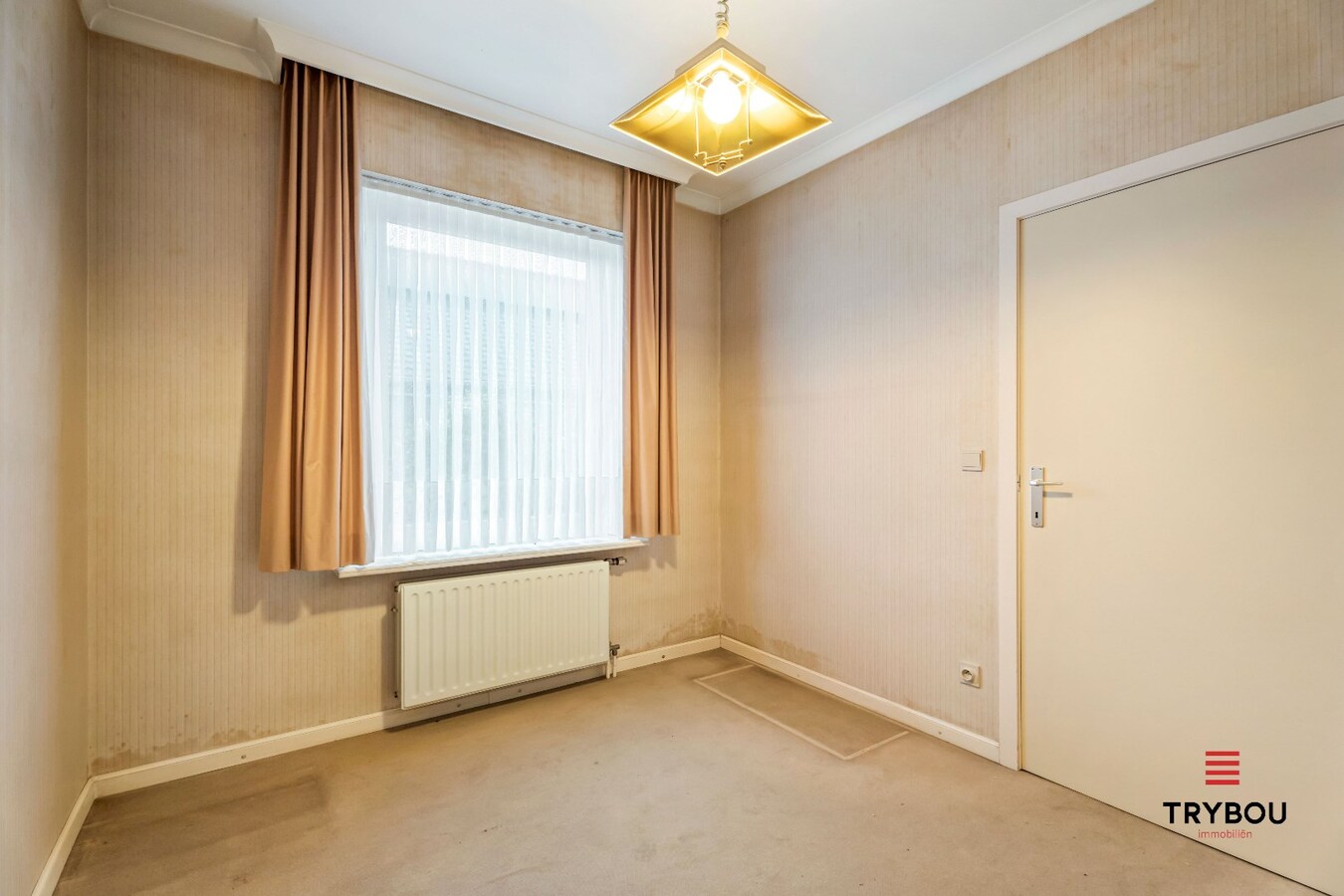 Statige, alleenstaande woning met rustige ligging te Ieper (Boezinge) 