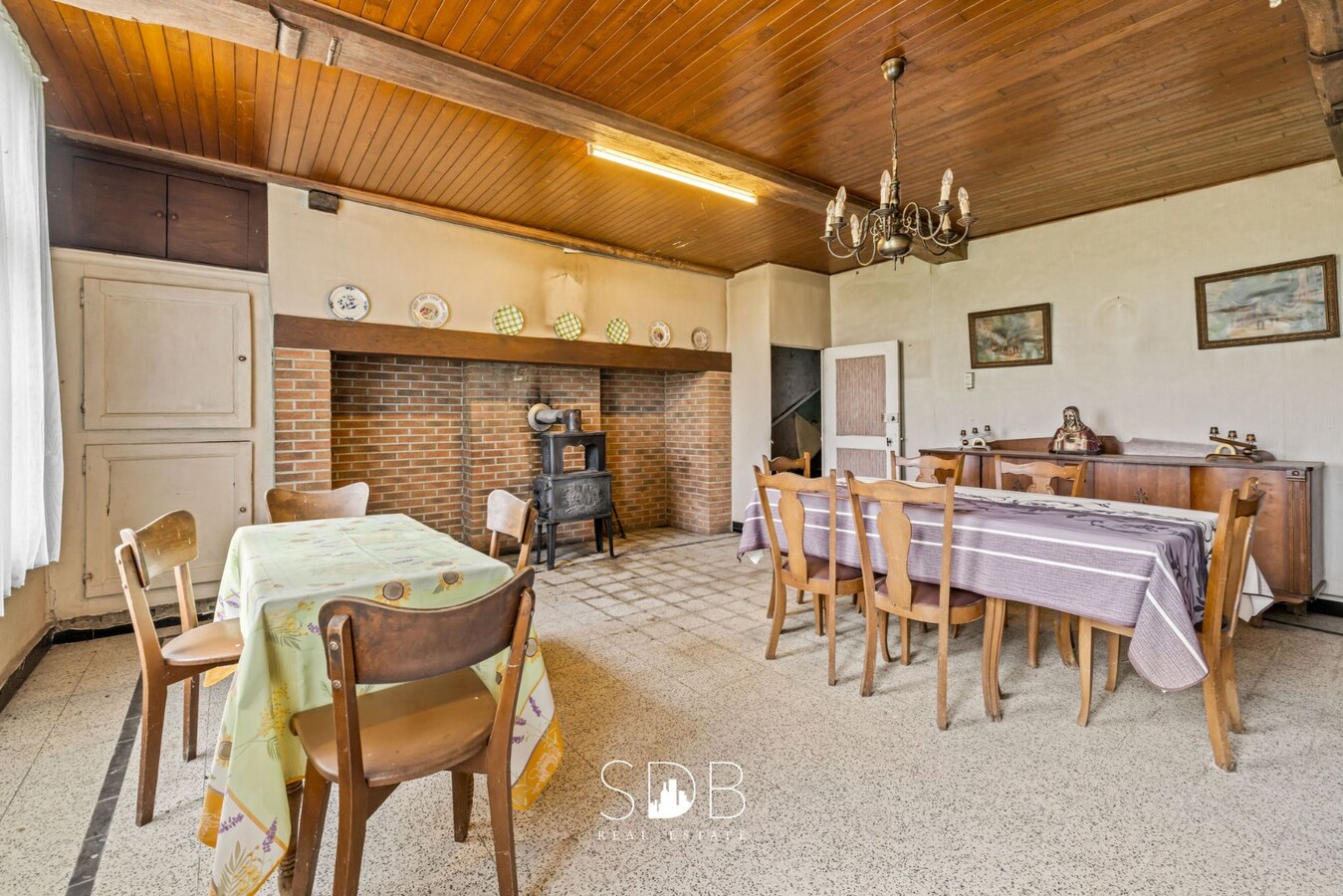 Prachtige hofstede met hoeve, bakhuisje, schuur en graslanden op circa 2,2 HA 