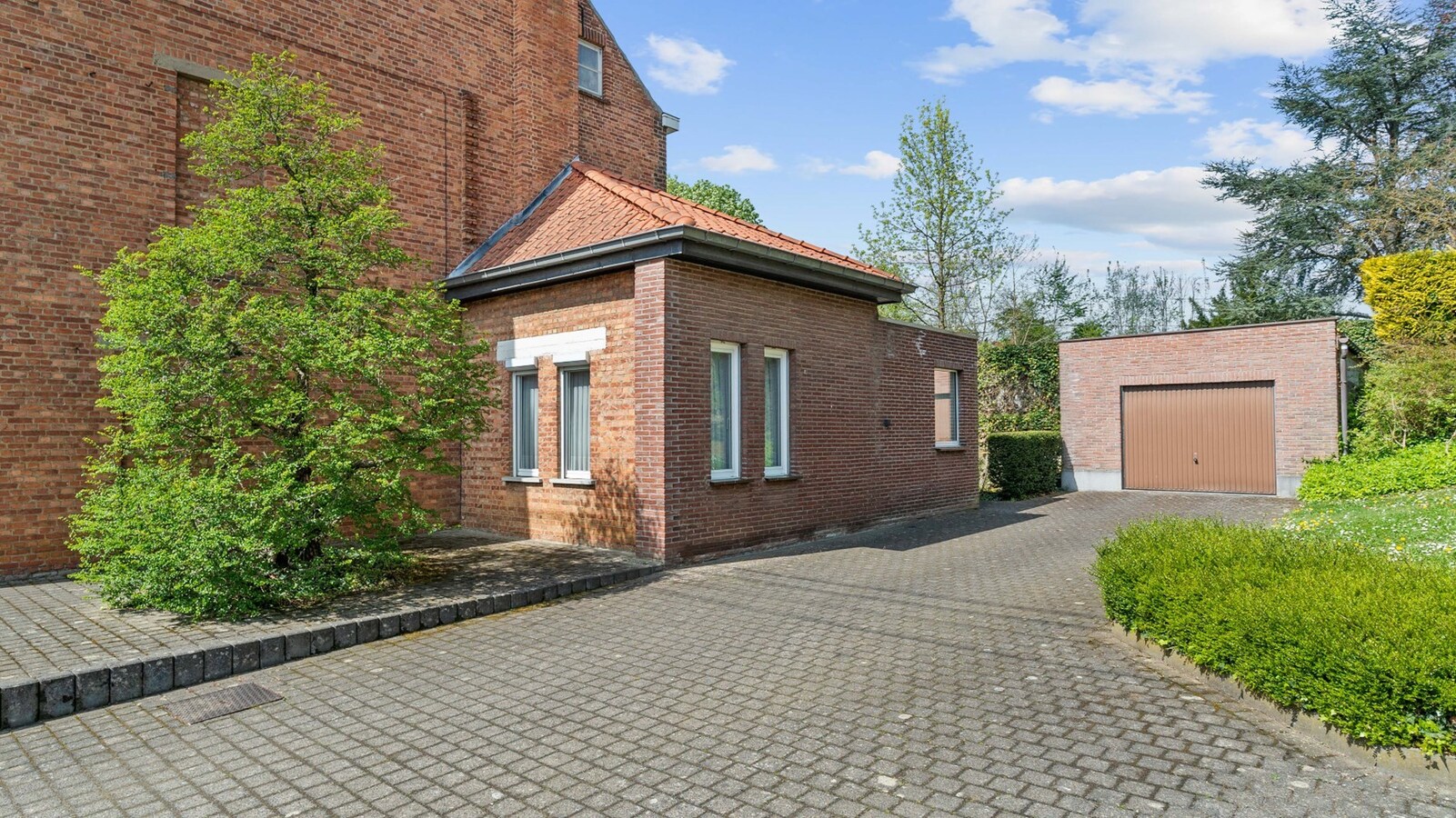 SINT JORIS WINGE - Ruime woning met grote tuin en 4-6 slpk 