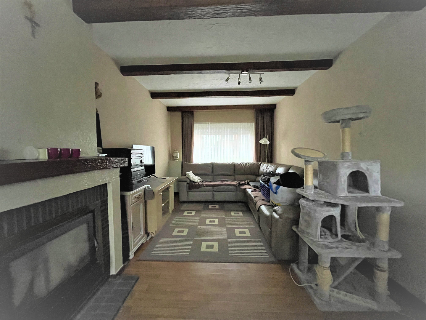 Woning met 3 slaapkamers en garage in rustige buurt 