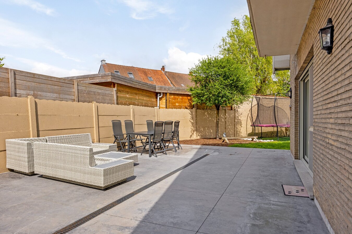 Zeer ruime woning met garage te koop in centrum Oudenaarde 