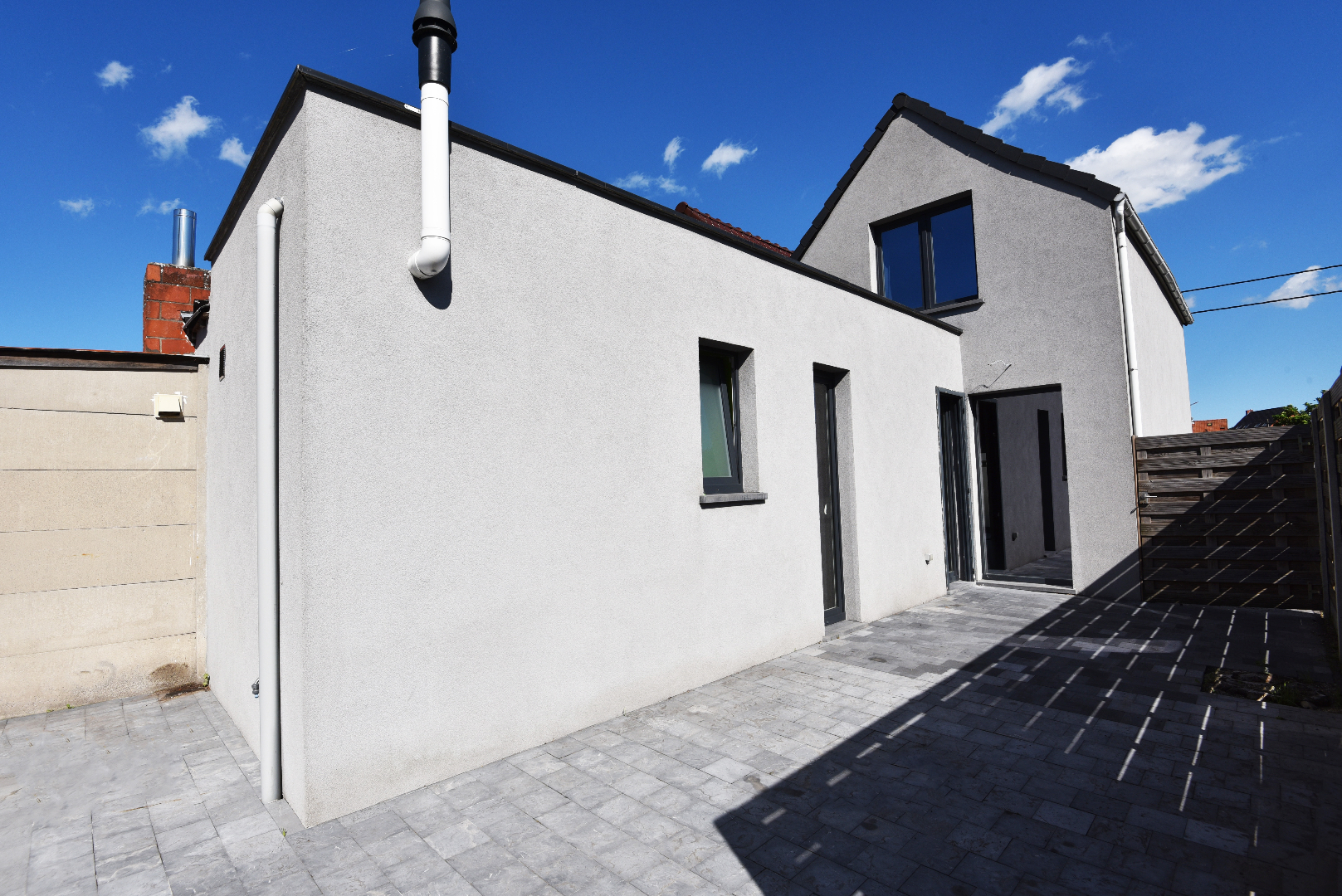 Totaal gerenoveerde energiezuinige woning te Adegem 