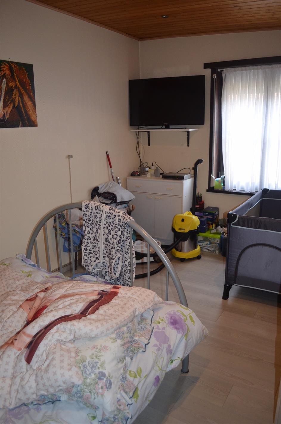 Bungalow met 3 slpks en bijgebouwen landelijk gelegen te Adegem 