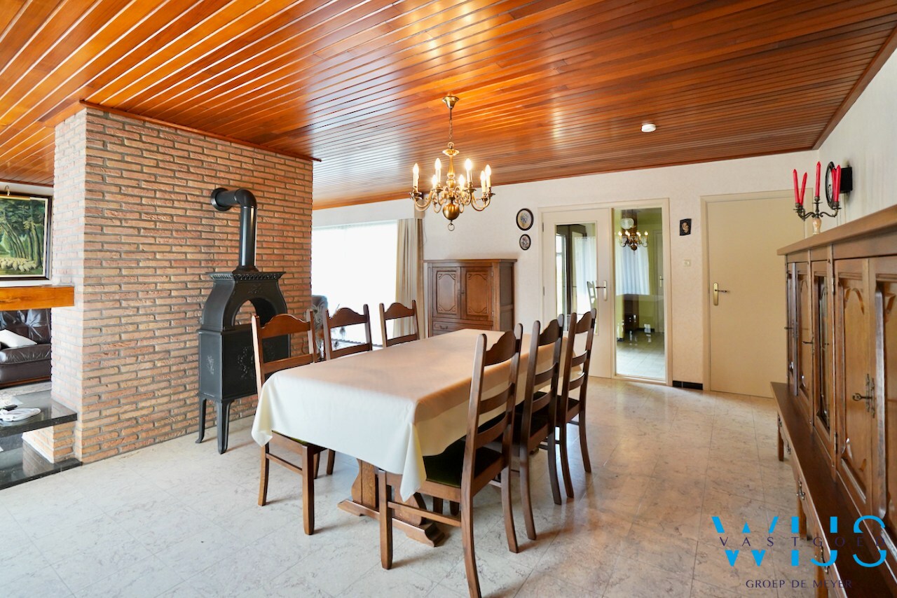 Ruime bungalow op 1000m² met prachtig uitzicht te Boekhoute ! 