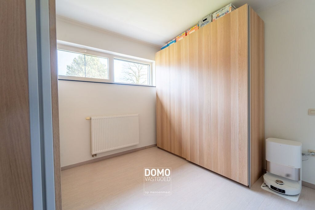 RUIME WONING VAN BOUWJAAR 2008 MET EPC LABEL B, 3 SLAAPKAMERS EN EEN HANGAR TE DIEPENBEEK 