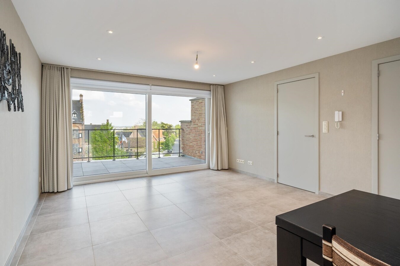 Uitstekend gelegen doorzonappartement met prachtig uitzicht 