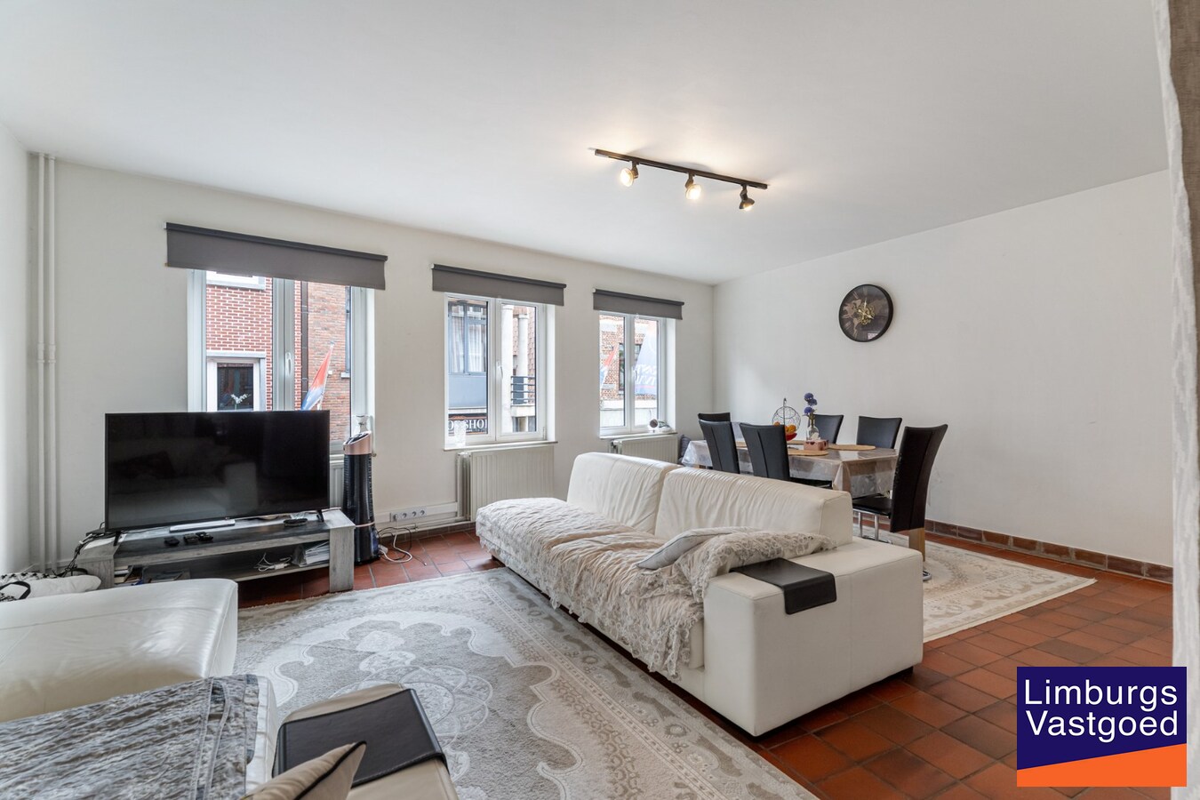 Commercieel uitstekend gelegen investeringspand bestaande uit winkel + duplex 