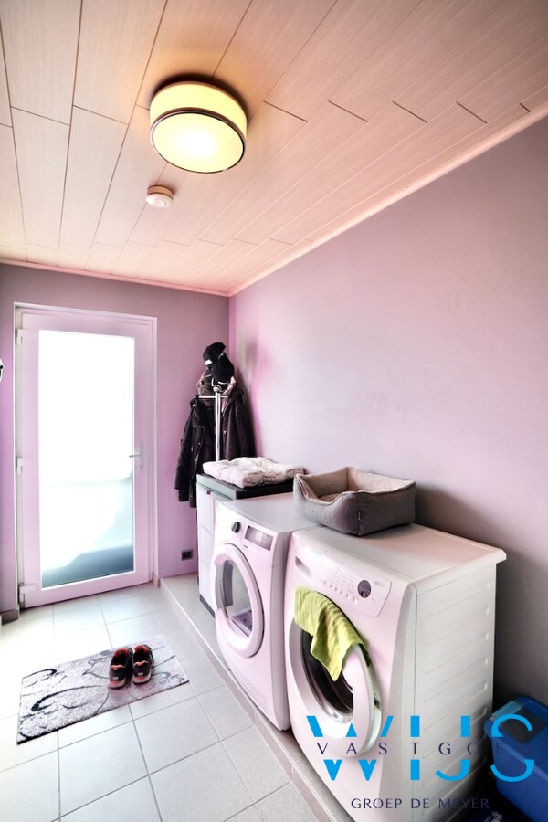 Ideale gezinswoning op 555 m² met 2 garages te Evergem ! 