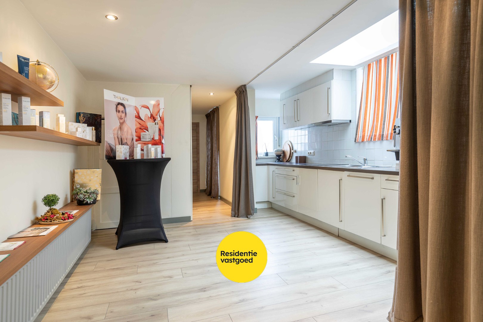 Uniek gerenoveerd pand met 3 entiteiten in hartje Nieuwpoort. 