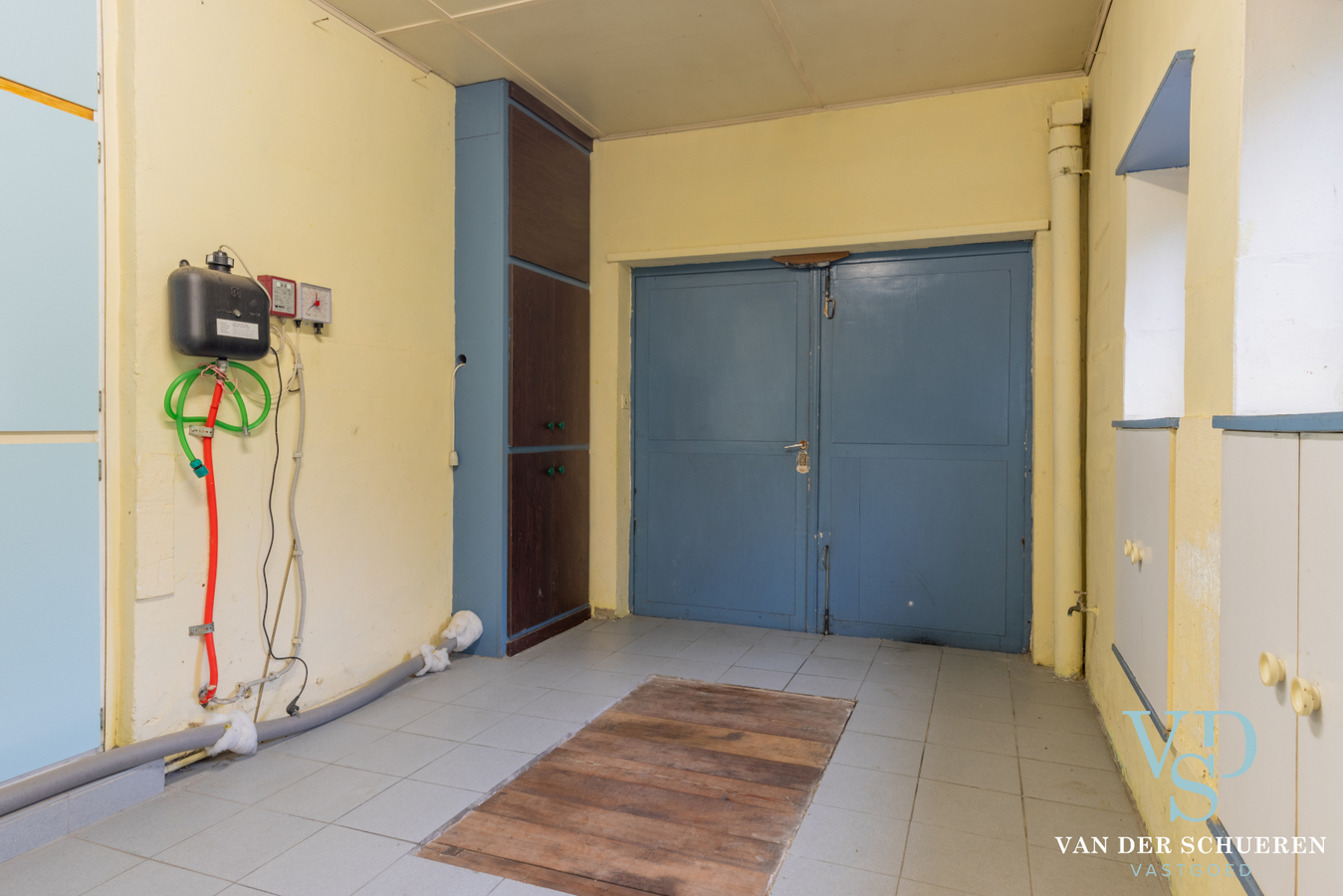 Bungalow met bijgebouw. 