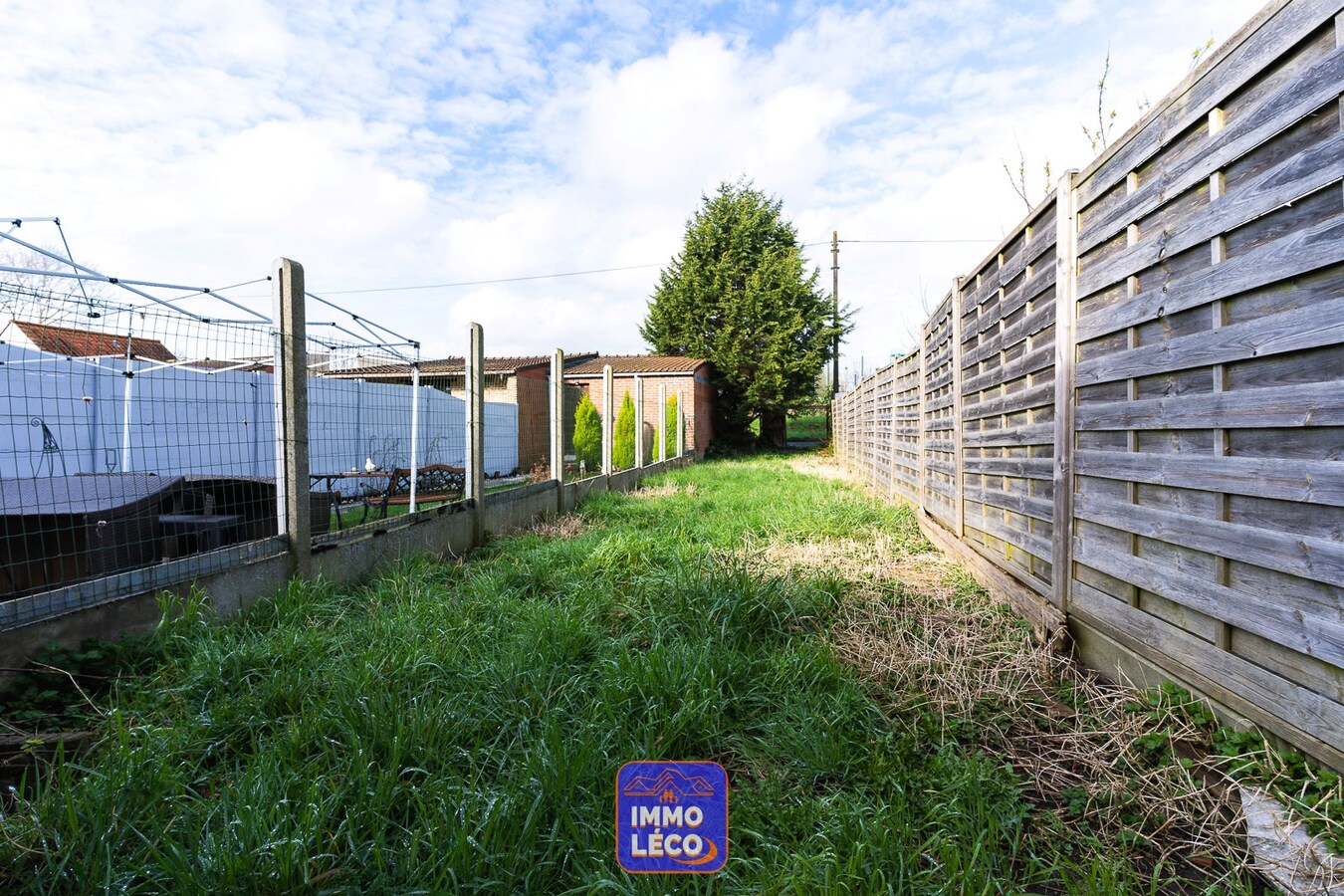 Maison à rénover avec jardin et possibilité de construire un garage 