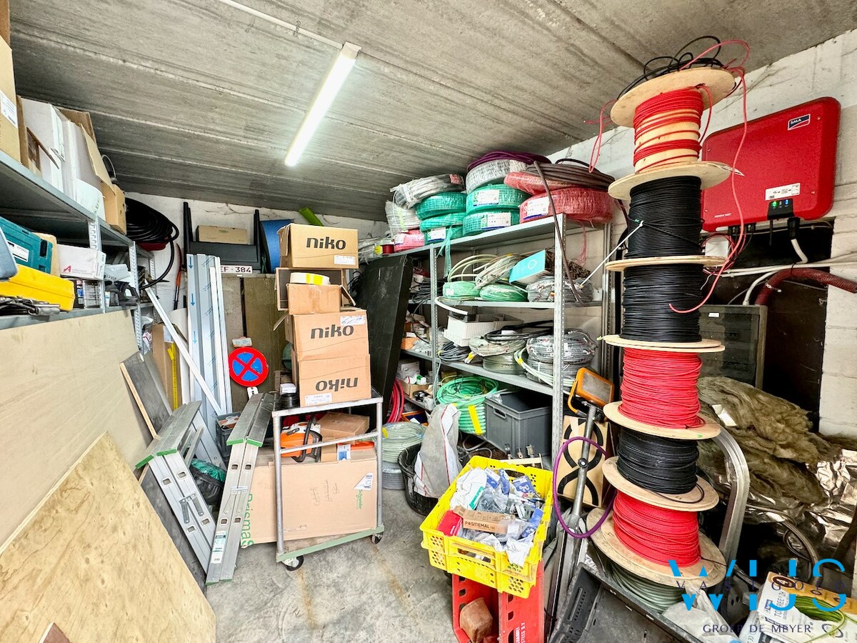 Instapklaar &amp; energiezuinig woonhuis met LOODS te Kluizen ! 