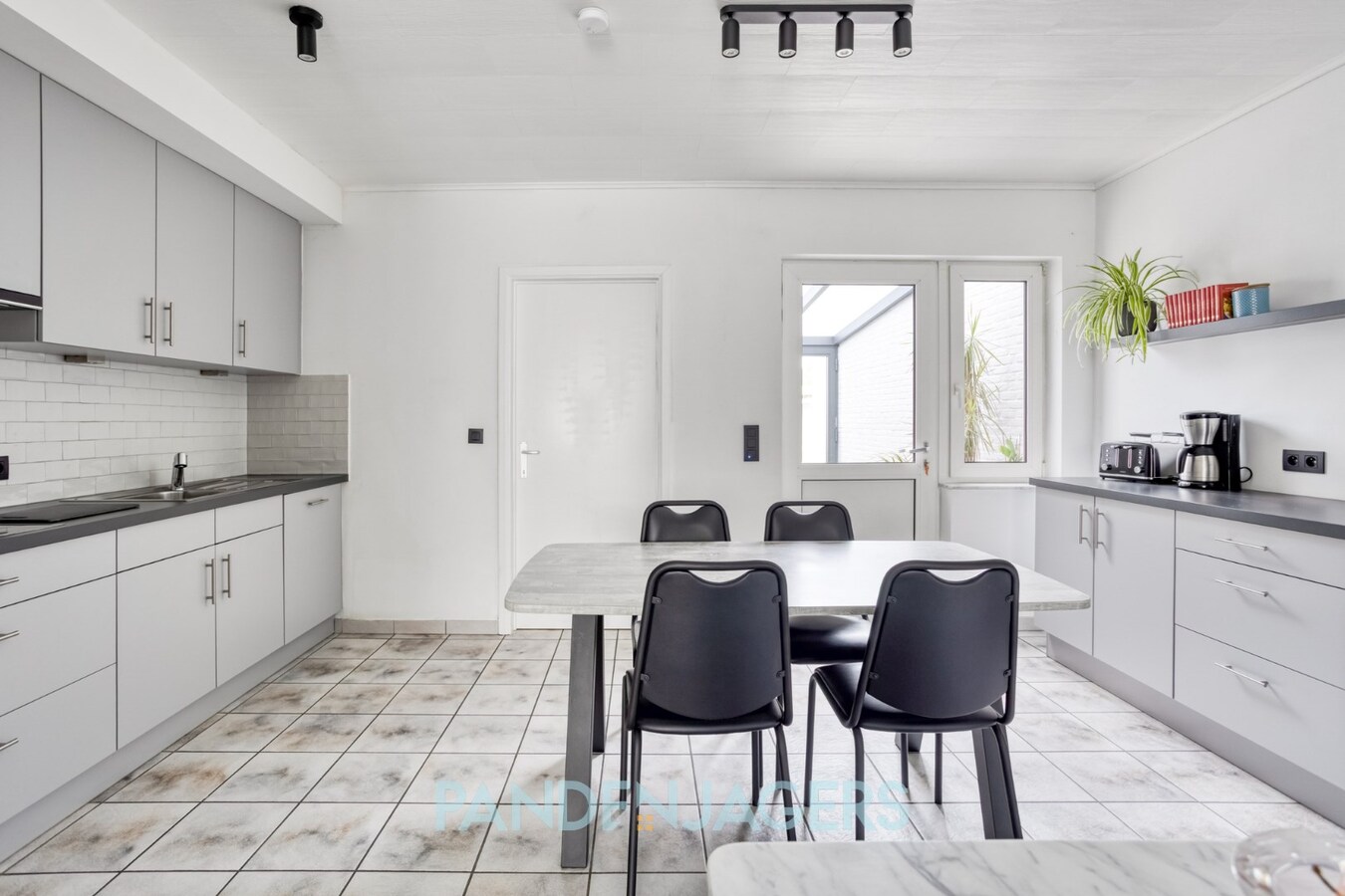 Instapklare rijwoning met achteruitgang te Duffel-Oost 