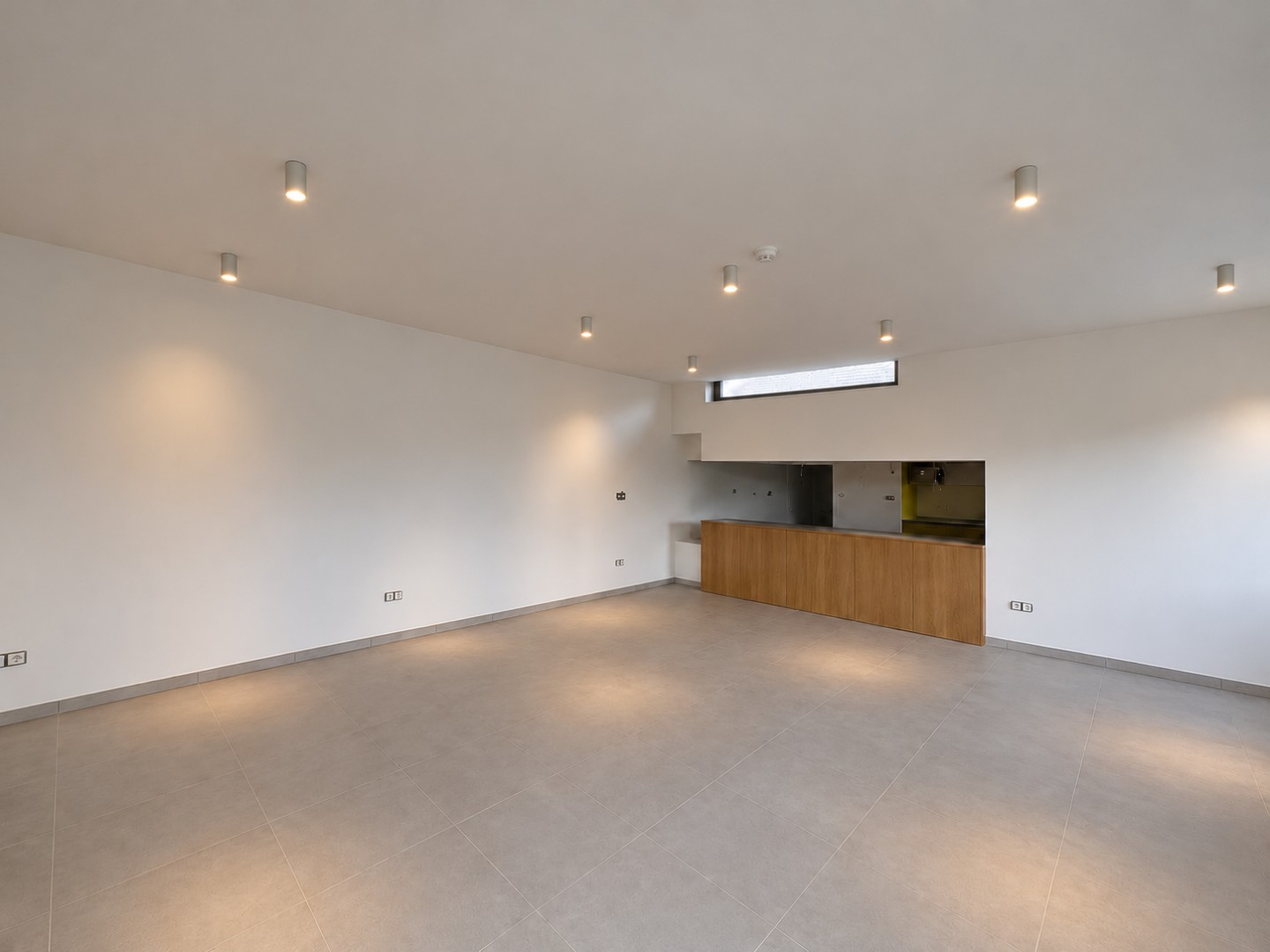 Ruim duplexappartement met 3 slaapkamers nabij Gent-Sint-Pieters 