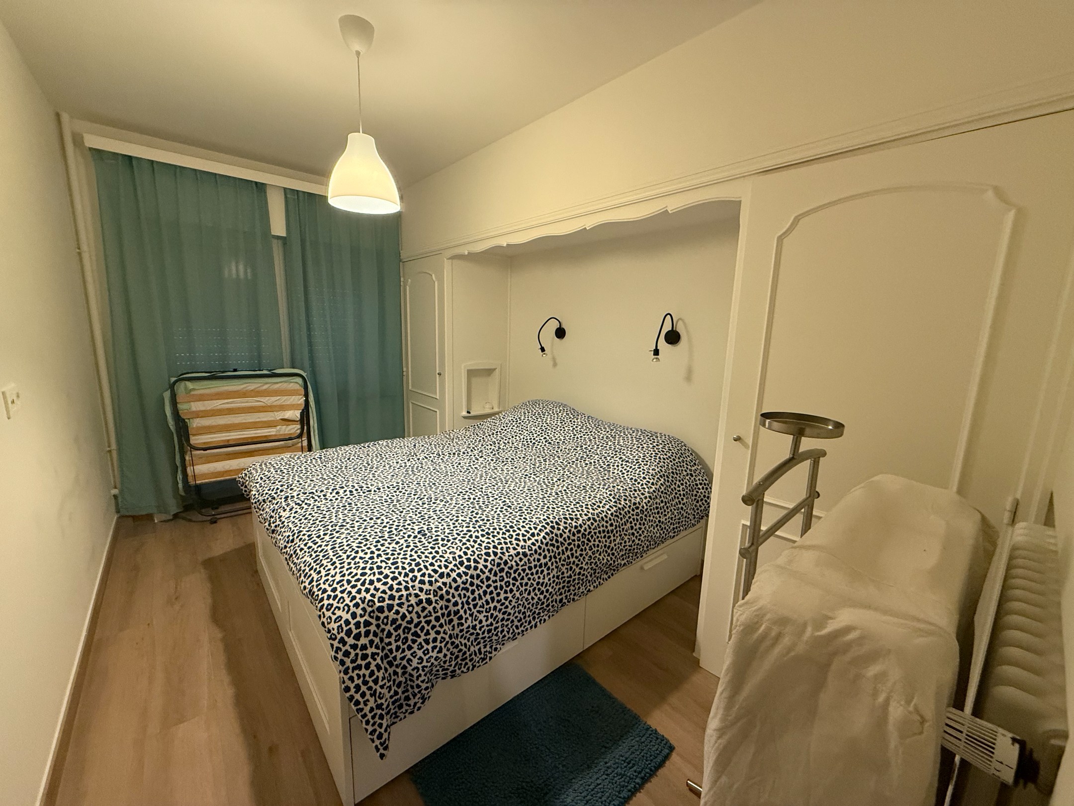 Non-meublé - Charmant appartement à louer dans l'avenue des Reines au centre de Knokke. 