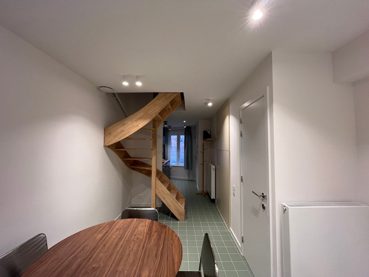 Stijlvol woonhuis-appartement. 