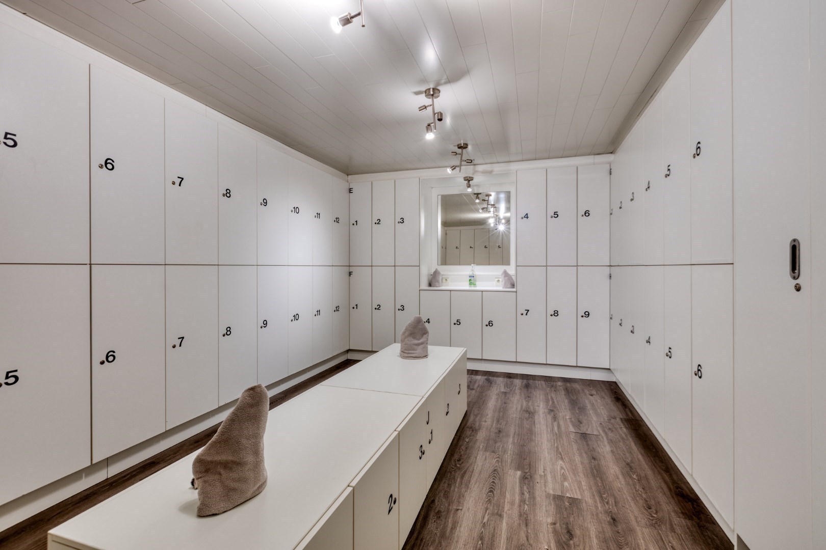 Handelshuis met tal van mogelijkheden in Geel 