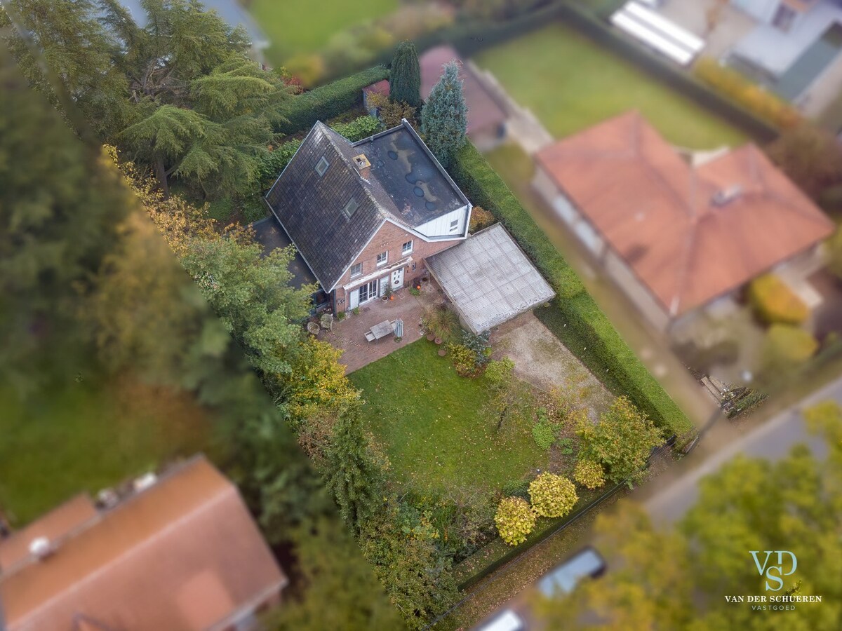 Charmante villa, door groen omgeven 