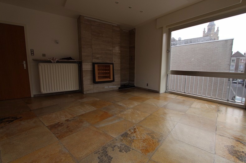 Appartement met 2 slaapkamers en garage in centrum van Roeselare 