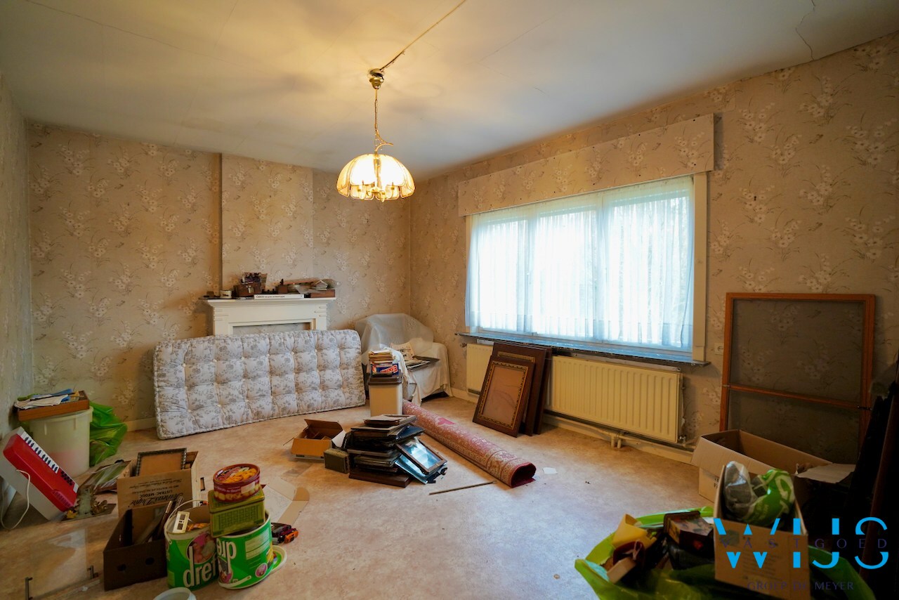 Unieke te renoveren woning op uitzonderlijke eigendom in Drongen! 