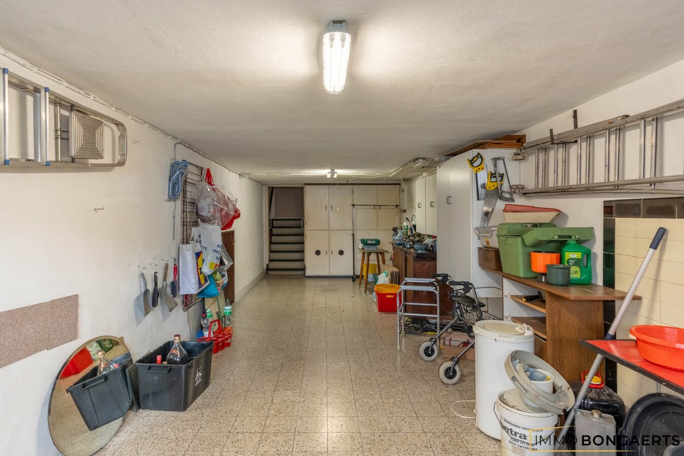 Rustig gelegen woning met tuin, garage en 3 slaapkamers. 