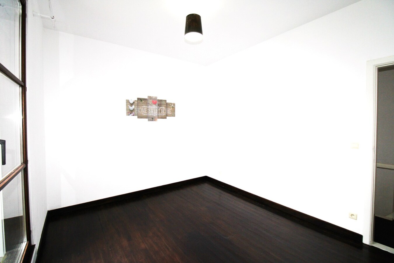 Charmante instapklare woning met 3 ruime slaapkamers en terras in het hartje Sint-Niklaas 