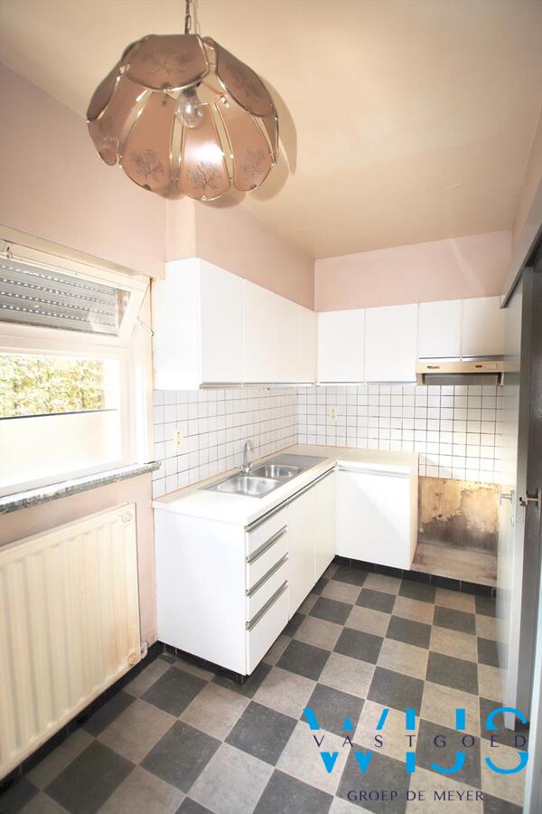 Te renoveren woonhuis op een mooi perceel van 870m² te ERTVELDE! 