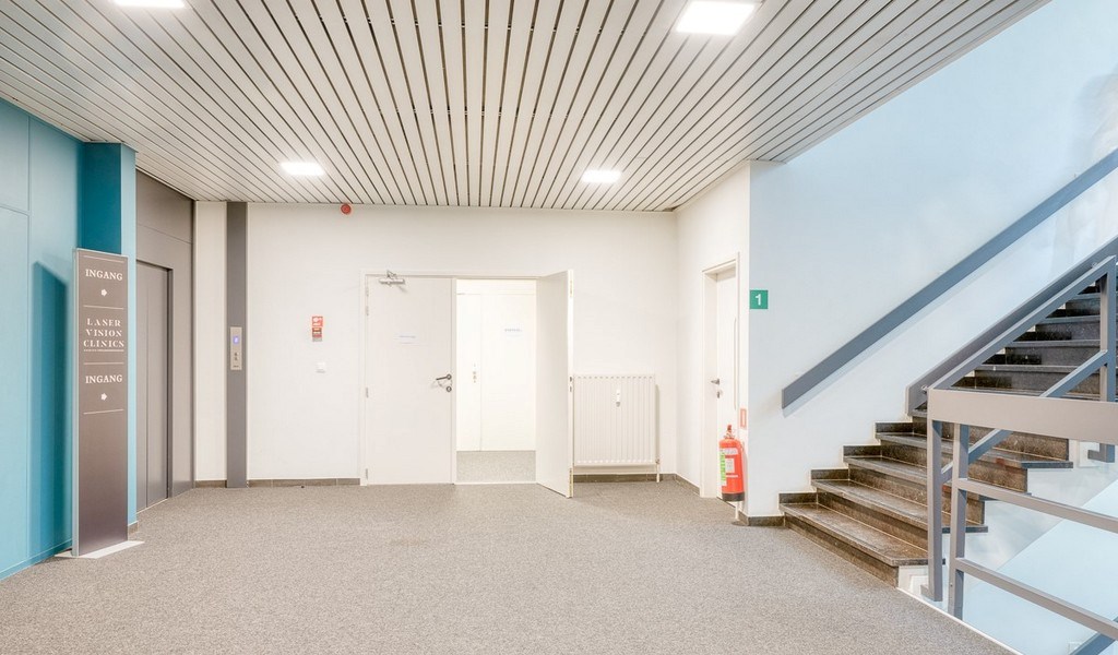 Kantoren te huur aan R4/E40 in Portalis gebouw in Zwijnaarde