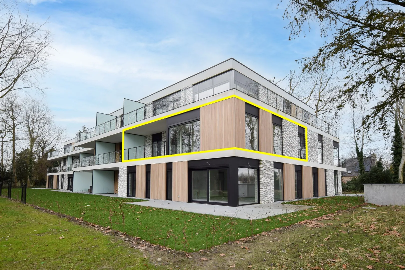 Ruim hoekappartement met 3 slaapkamers in rustige ligging te Gistel