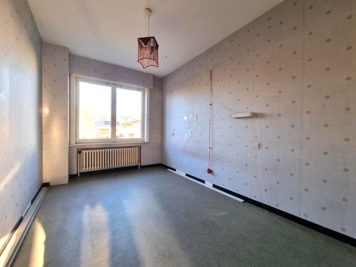 Zeer goed gelegen, te renoveren halfopen bebouwing - Heist 