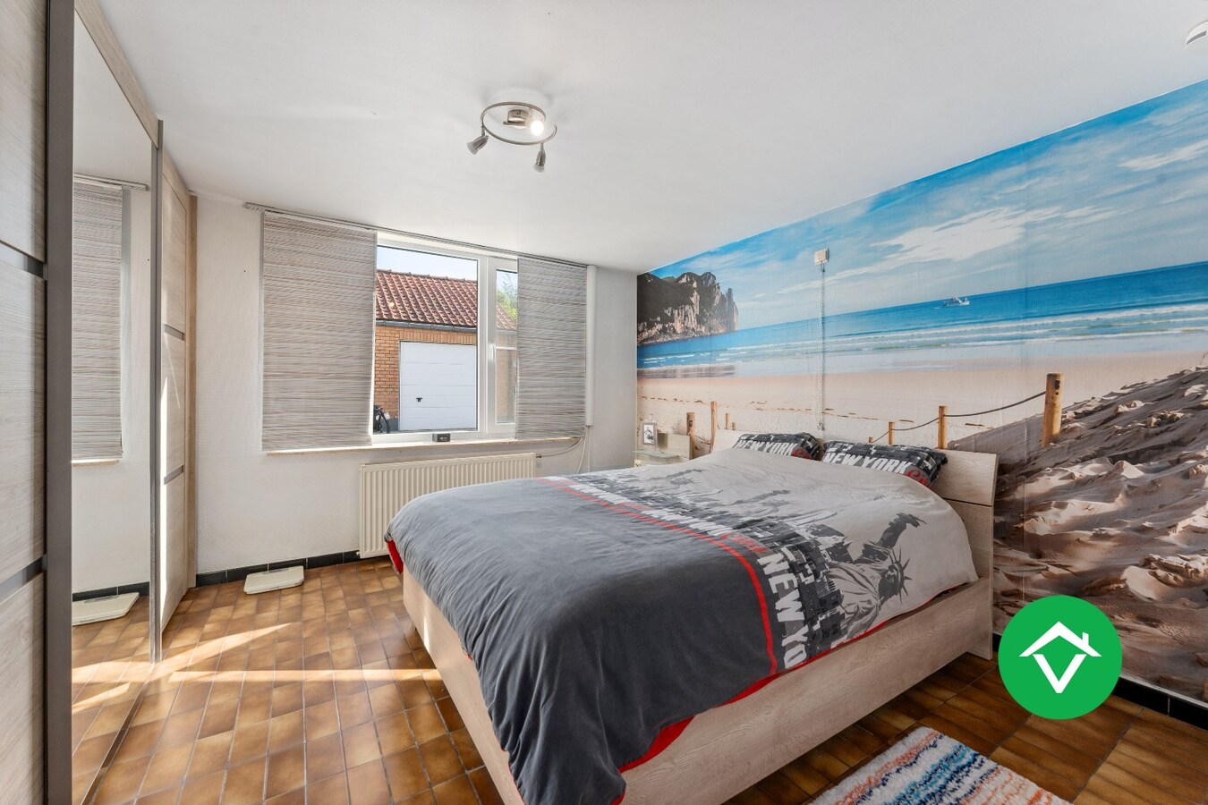 Landelijke woning met bijgebouw en zicht op de velden te koop in Vladslo 