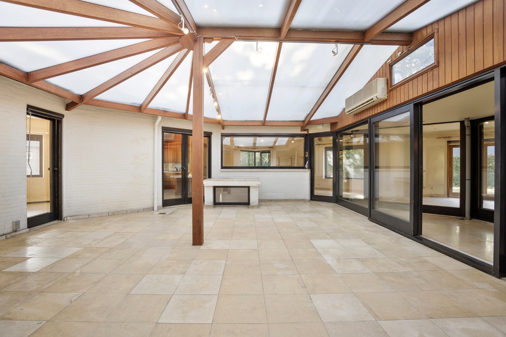 Ruime woning in een doodlopende straat met 4 slaapkamers, 2 badkamers op een prachtig perceel vlak bij het Meerdaalwoud 