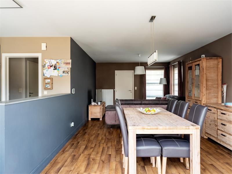 Instapklare woning in rustige wijk te Eeklo. 