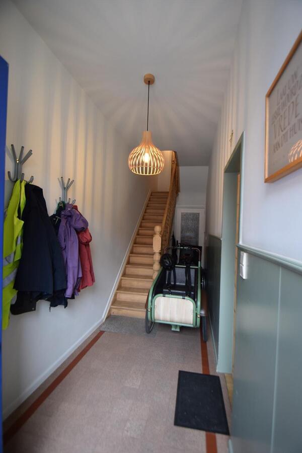 Kwalitatief gerenoveerde, ruime 4-slpk-woning met toffe stadstuin op Christus-Koning 