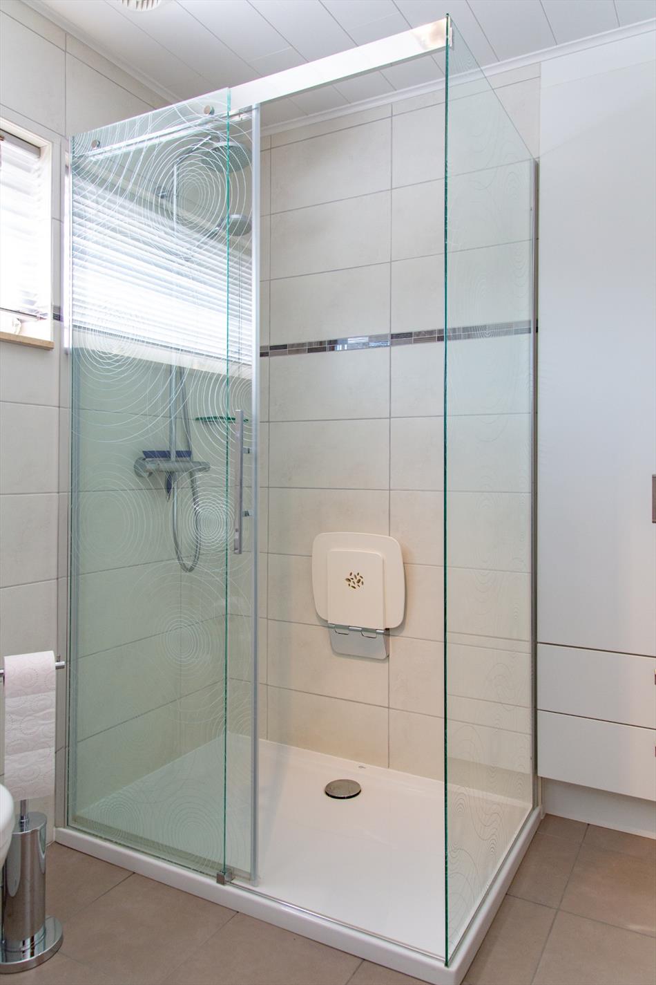 Gerenoveerde woning met 4 slpks én zonnepanelen (met stroomcertificaten!) rustig gelegen te Maldegem 