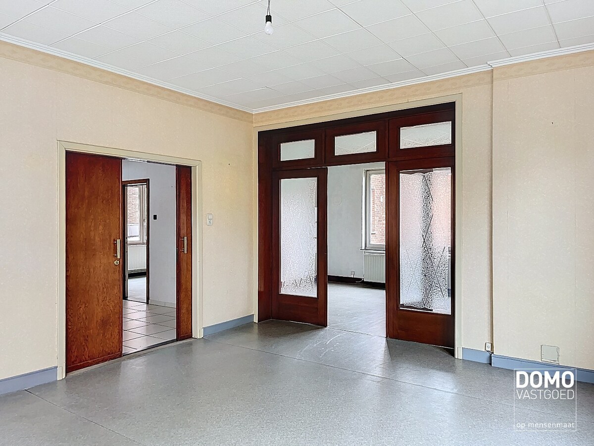 RUIME WONING MET KANTOORRUIMTE/PRAKTIJKRUIMTE 