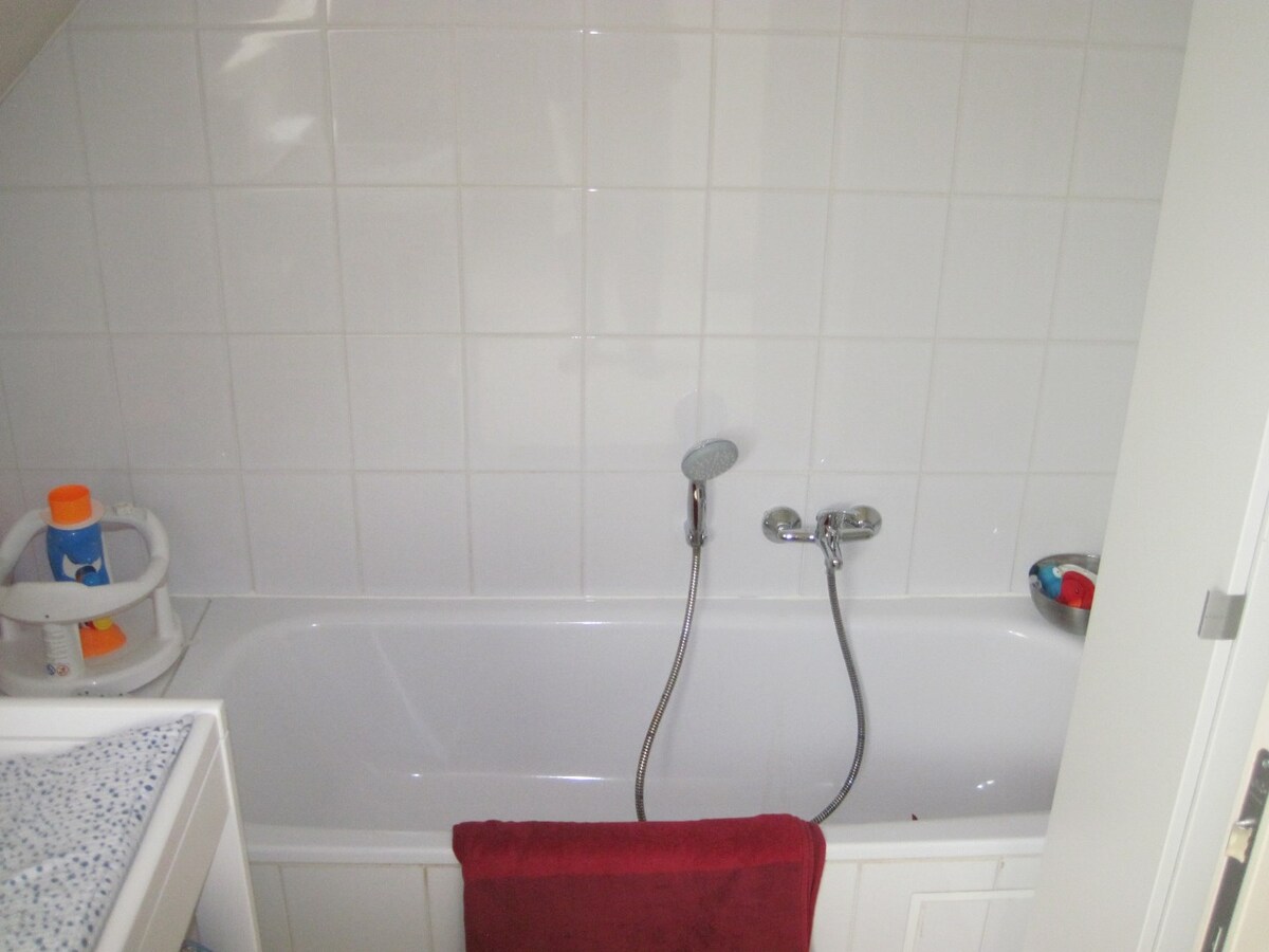 Aangename gezinswoning (Half Open Bebouwing). 