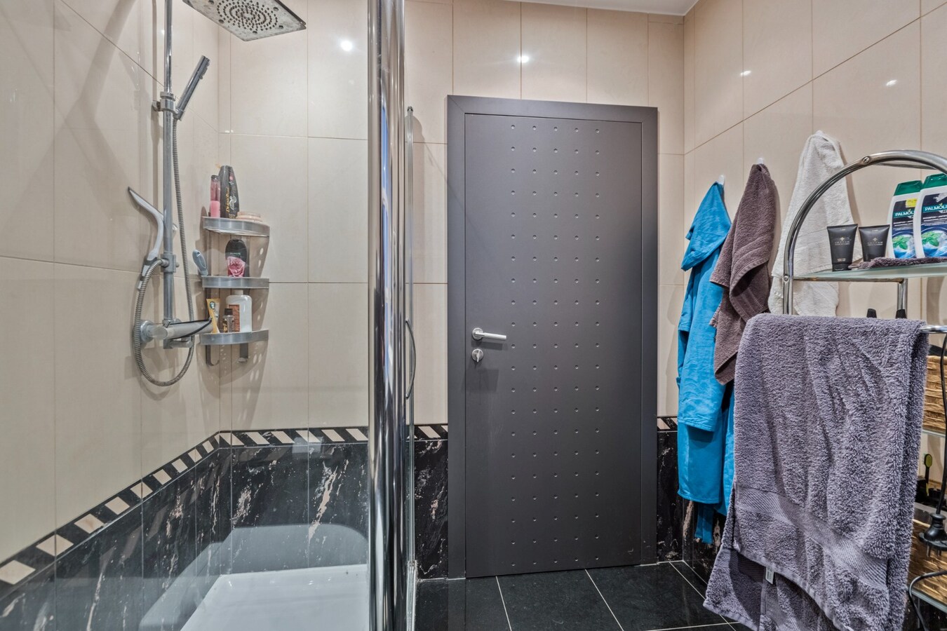 Ruim appartement gelegen op de 1ste verdieping in het centrum van Maaseik! 