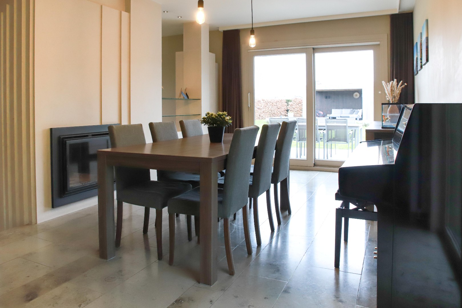 Ruime, instapklare,  alleenstaande woning met garage en tuin op 818 m² 