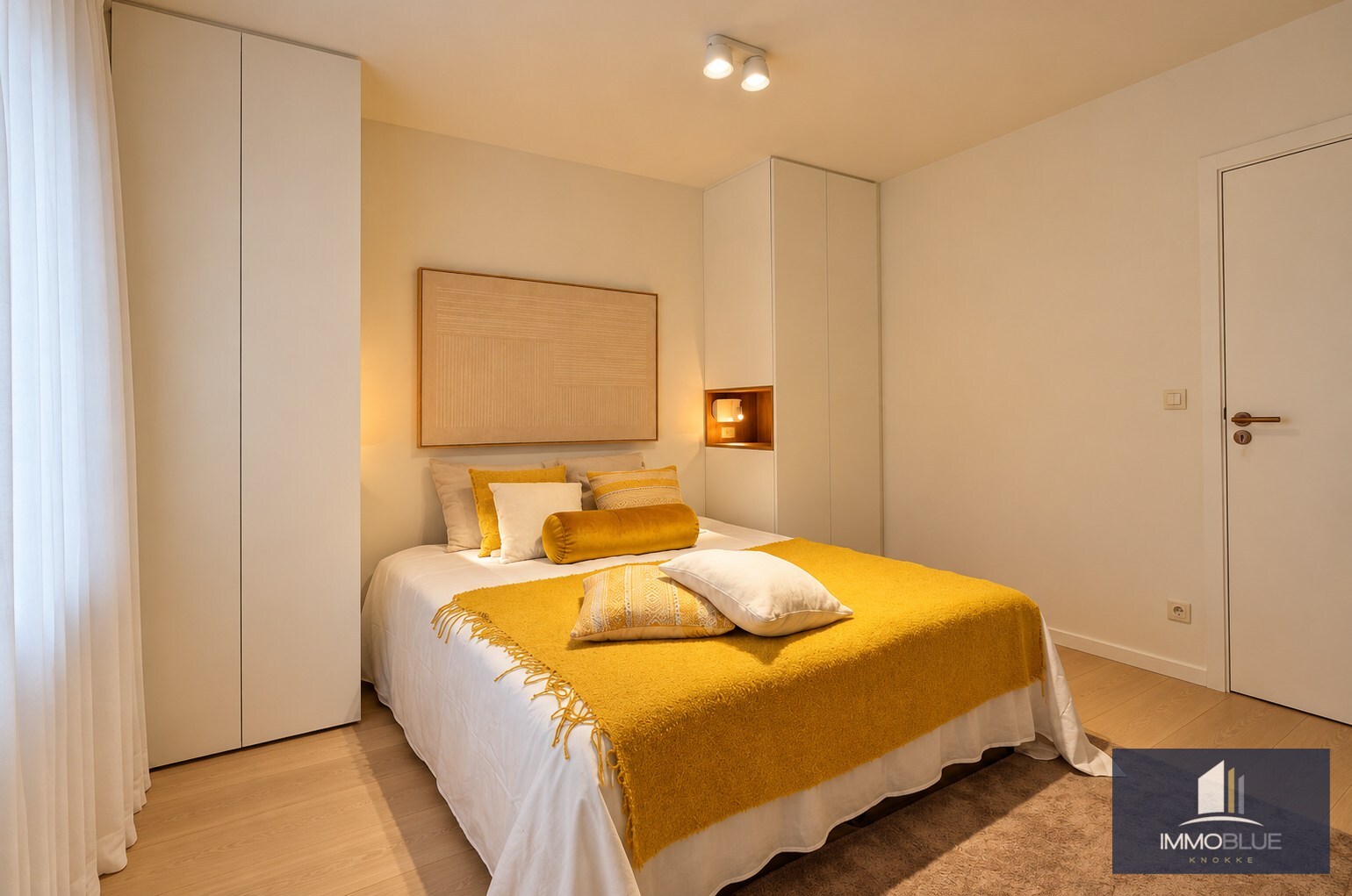 Volledig gerenoveerd appartement met frontaal zeezicht gelegen aan het Rubensplein. 