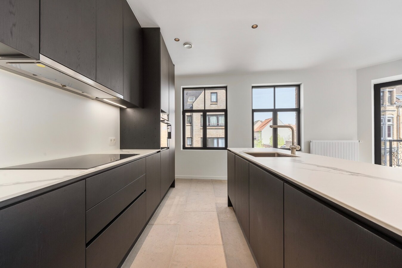 Luxueuze totaalrenovatie | ruim 2 slaapkamer appartement met terras 