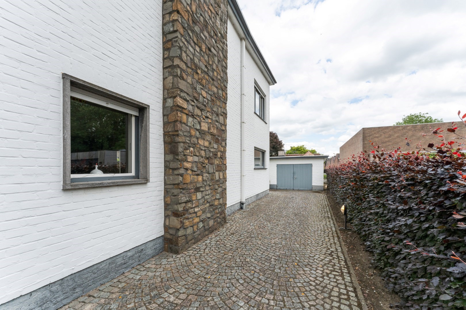 Centraal gelegen lichtrijke villa met 3 slpk, tuin en garage, Torhout 