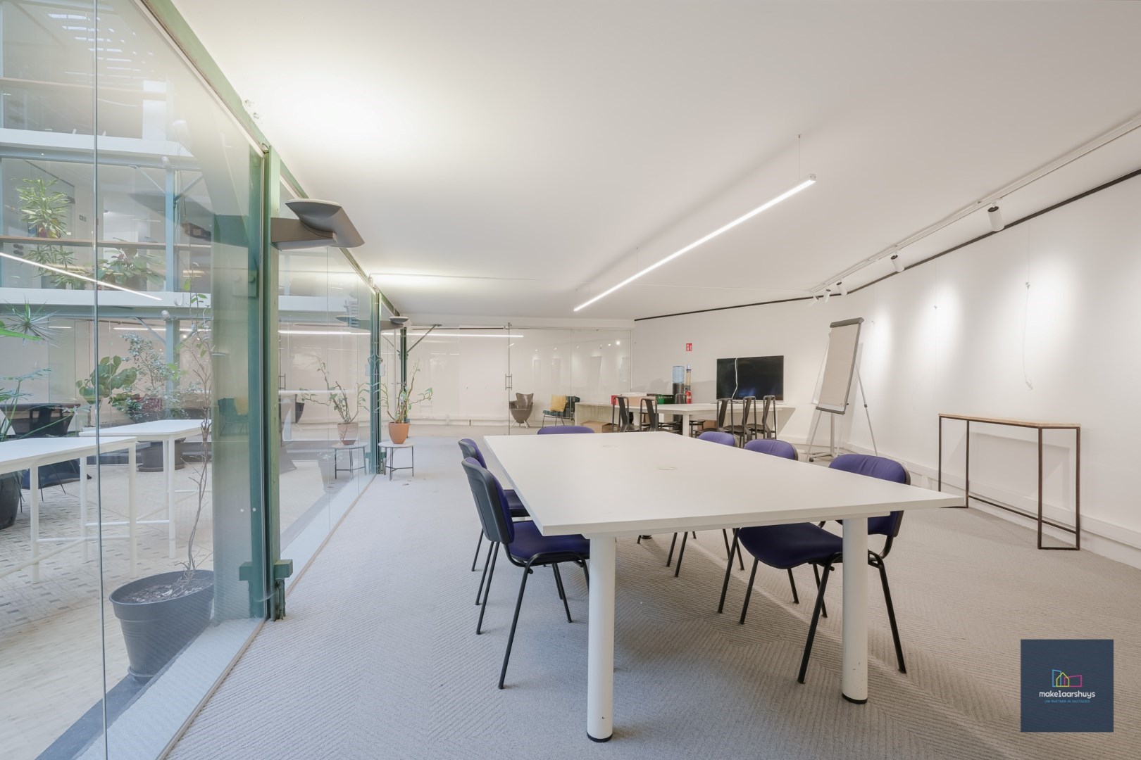 Privatieve kantoorruimte met gebruik van gemene delen 