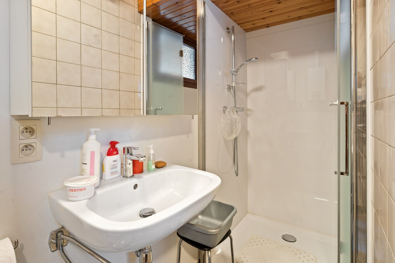 Ruim, voormalig handelshuis in het Centrum van Dadizele 