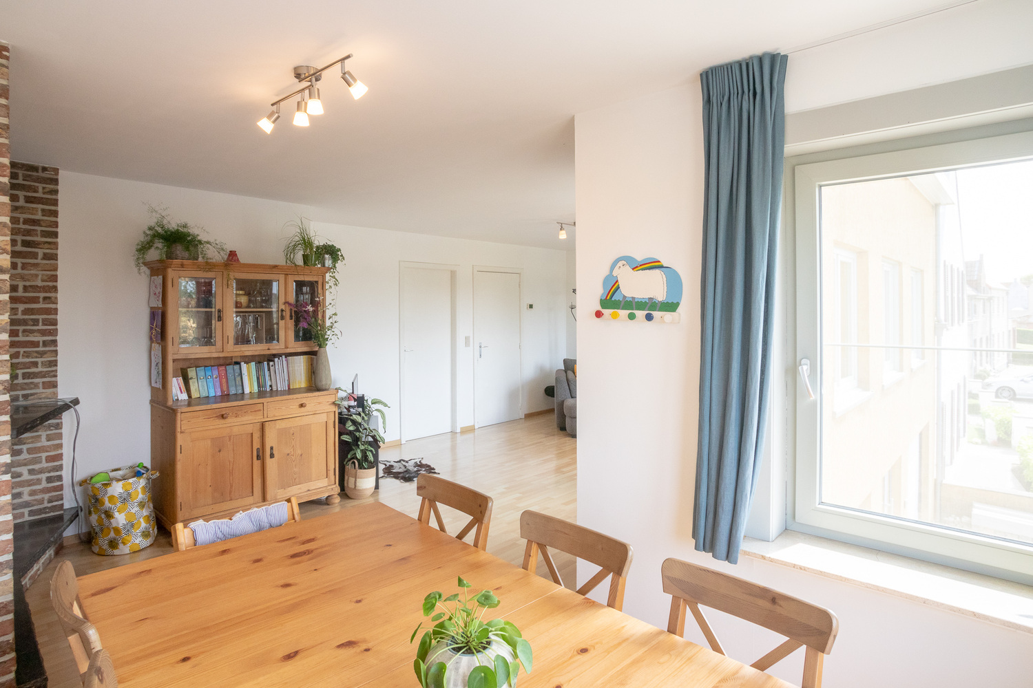 Ruime, landelijk gelegen en instapklare bel-étage met grote tuin 