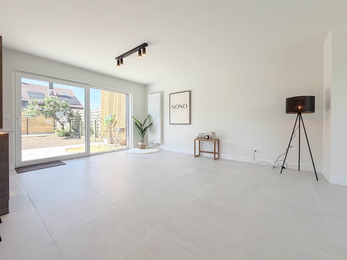 ABSOLUTE TOPPER !!!  Ontdek nu dit prachtige vernieuwde pand gelegen te Kortrijk/Heule ! *** NONO INSPIRED *** 