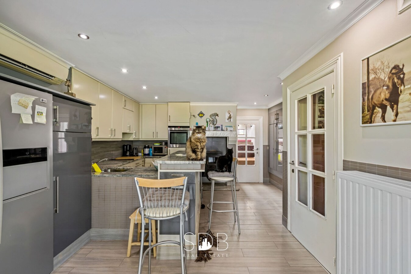 Hedendaagse woning met hippisch complex op circa 2hectare 