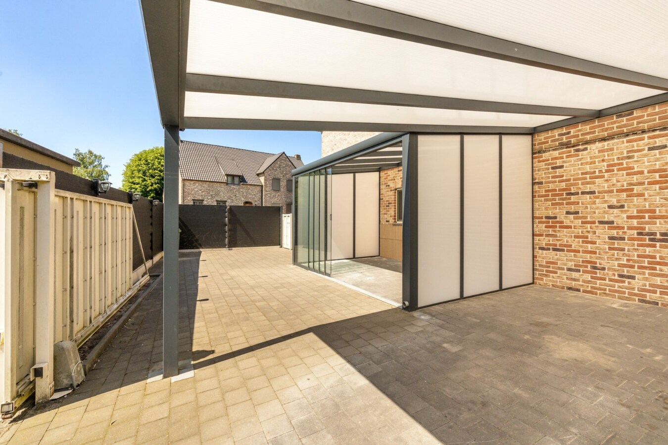 Verrassend ruim triplexappartement - B-label - 4 slpk  en aagename buitenbeleving. 