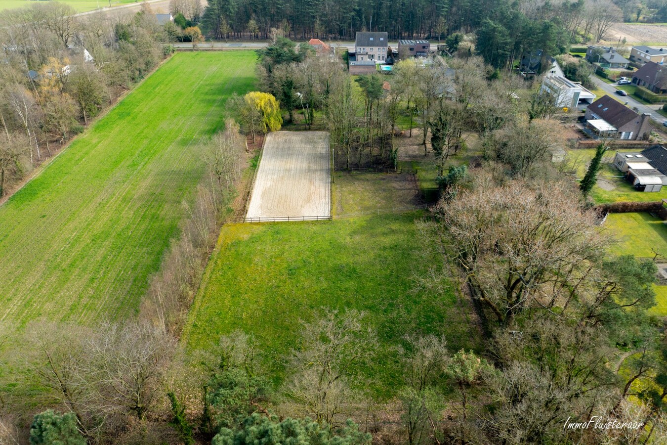 Karakteristieke woning met charmante chalet en paardenfaciliteiten op ca. 9.604 m² te Geel 